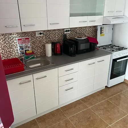White&red Apartment *