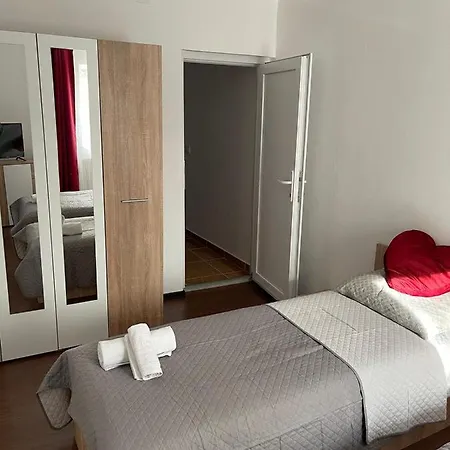 White&red Apartment Timisoara