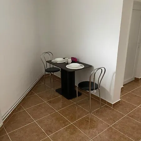 White&red Apartment