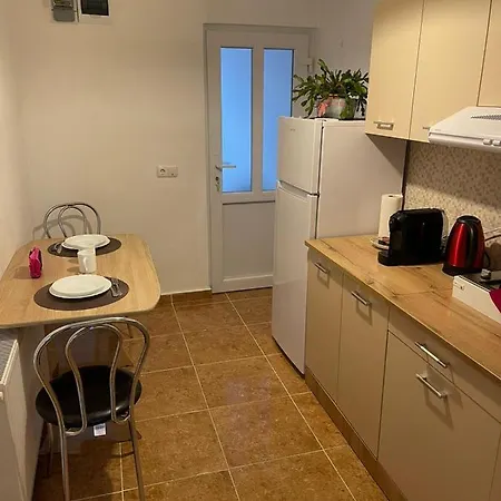 White&red Apartment *