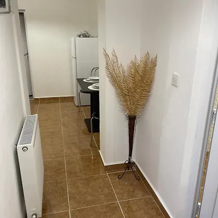 White&red Apartment *