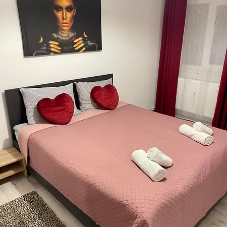 White&red Apartment