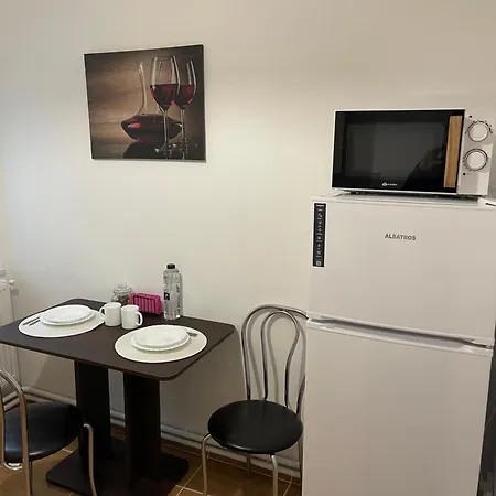 White&red Apartment