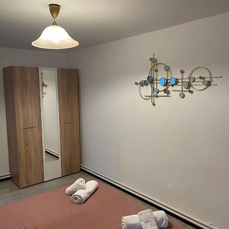 White&red Apartment